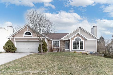 5926 Buttonwood Dr, Haslett, MI 48840 photo 1