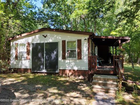 5385 Ann Dr, Bath, MI 48808 photo 3