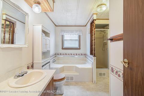 5385 Ann Dr, Bath, MI 48808 photo 13