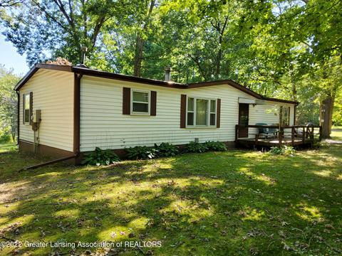 5385 Ann Dr, Bath, MI 48808 photo 1