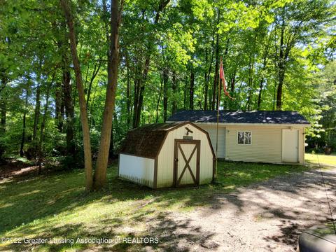 5385 Ann Dr, Bath, MI 48808 photo 17