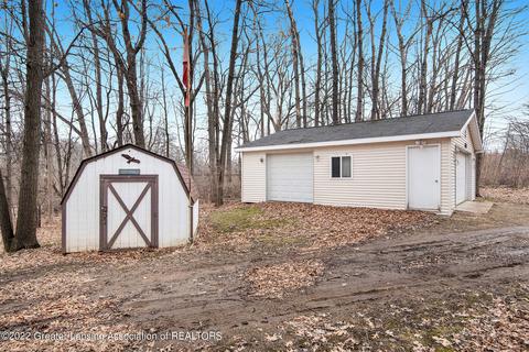5385 Ann Dr, Bath, MI 48808 photo 28