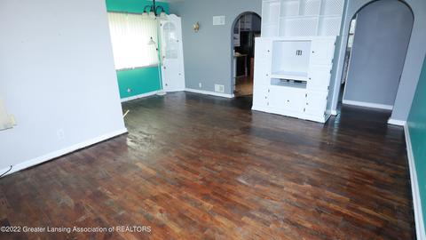 544 E Ash St, Mason, MI 48854 photo 4