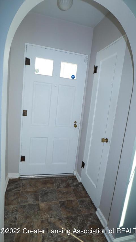 544 E Ash St, Mason, MI 48854 photo 2