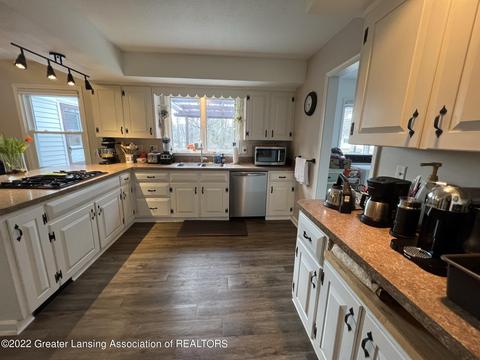 3145 E Broadmoor Dr, Lansing, MI 48906 photo 24