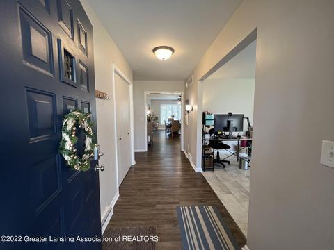 3145 E Broadmoor Dr, Lansing, MI 48906 photo 6