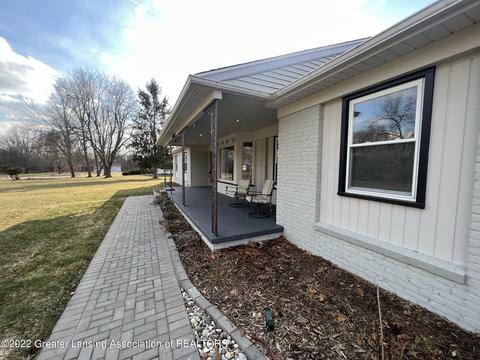 3145 E Broadmoor Dr, Lansing, MI 48906 photo 3