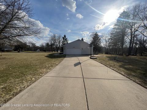 3145 E Broadmoor Dr, Lansing, MI 48906 photo 46