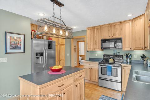 9735 Deer Trl, Haslett, MI 48840 photo 14