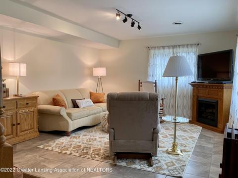 1503 Larkwood Dr, Dewitt, MI 48820 photo 17