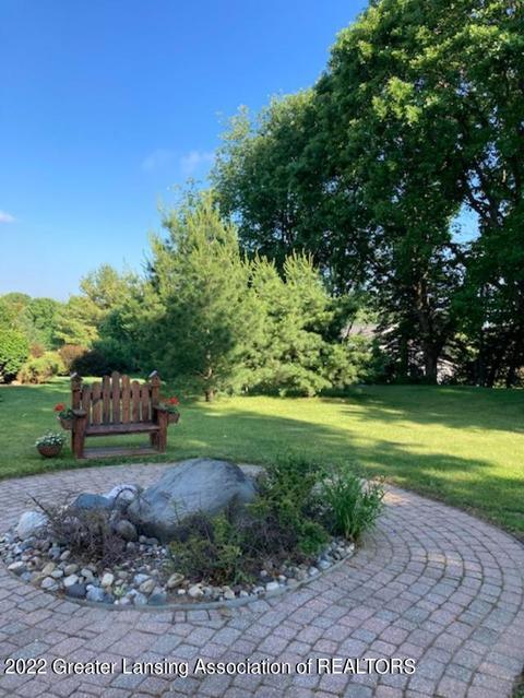 1685 Killarney Dr, Holt, MI 48842 photo 5