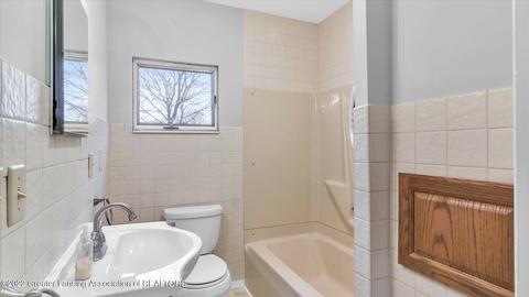 564 Sparks St, Jackson, MI 49202 photo 11