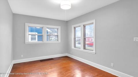 564 Sparks St, Jackson, MI 49202 photo 8