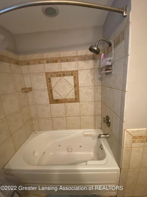 939 Fitting Ave, Lansing, MI 48917 photo 10