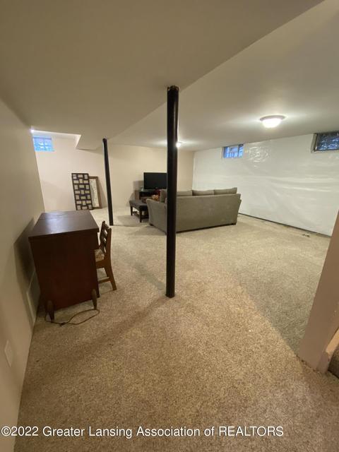 939 Fitting Ave, Lansing, MI 48917 photo 17