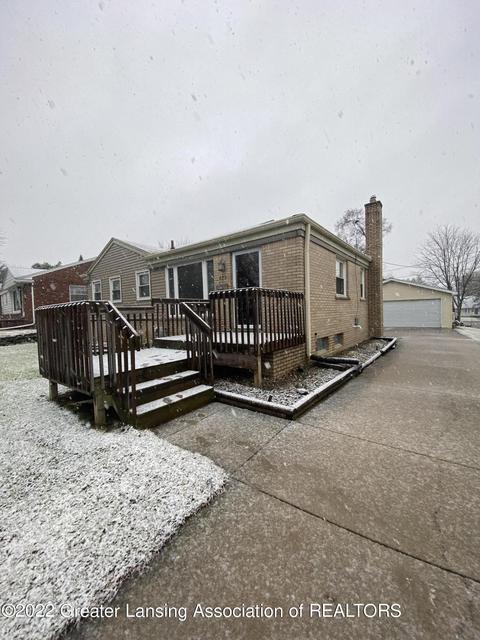 939 Fitting Ave, Lansing, MI 48917 photo 2
