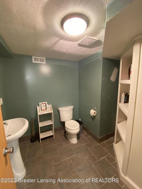 939 Fitting Ave, Lansing, MI 48917 photo 15