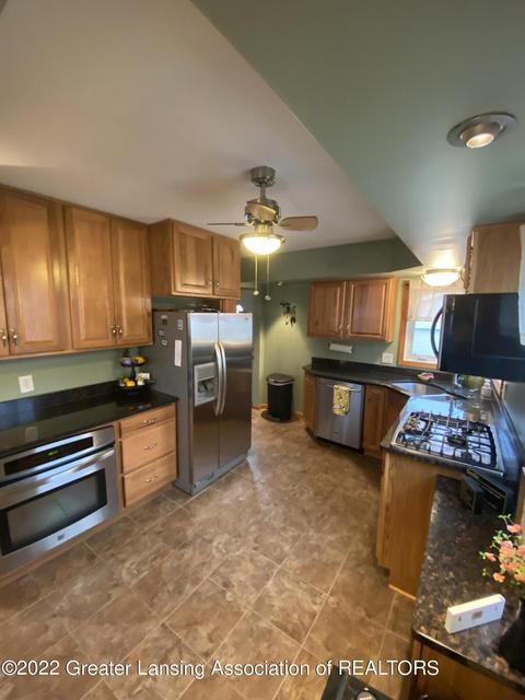 939 Fitting Ave, Lansing, MI 48917 photo 5