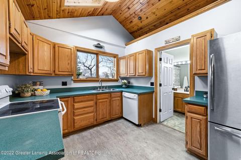 304 White St, Williamston, MI 48895 photo 5