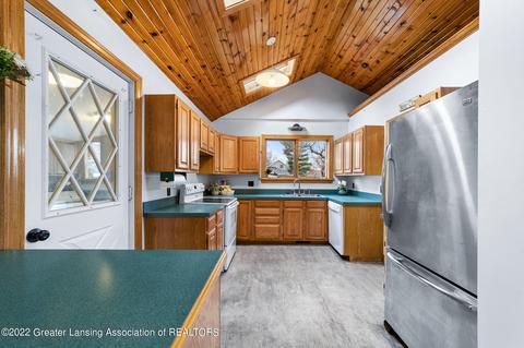 304 White St, Williamston, MI 48895 photo 6
