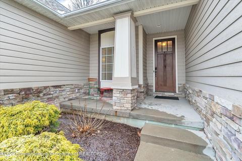 4360 Chancellor Dr, Dewitt, MI 48820 photo 3