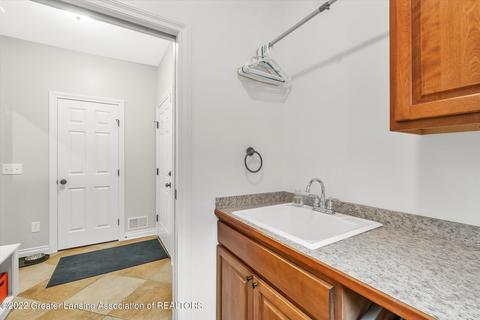 4360 Chancellor Dr, Dewitt, MI 48820 photo 18