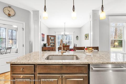 4360 Chancellor Dr, Dewitt, MI 48820 photo 12