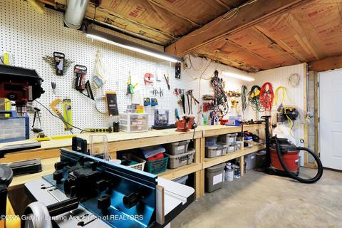 819 W Amesbury Dr, Dewitt, MI 48820 photo 35
