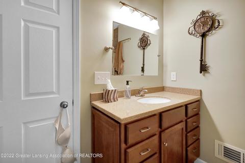 819 W Amesbury Dr, Dewitt, MI 48820 photo 30