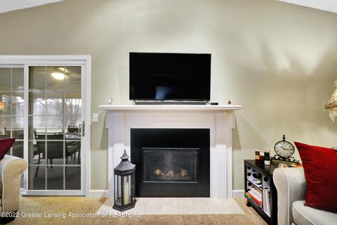 819 W Amesbury Dr, Dewitt, MI 48820 photo 5
