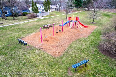 819 W Amesbury Dr, Dewitt, MI 48820 photo 43