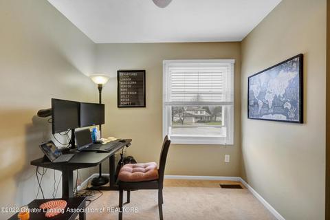 819 W Amesbury Dr, Dewitt, MI 48820 photo 27