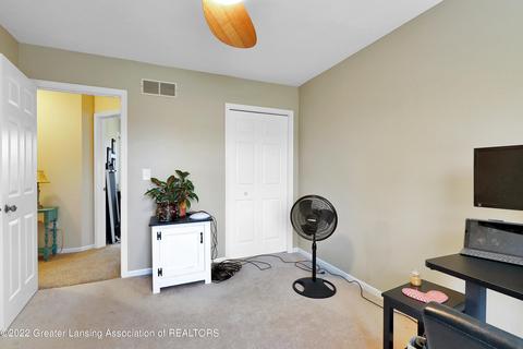 819 W Amesbury Dr, Dewitt, MI 48820 photo 28