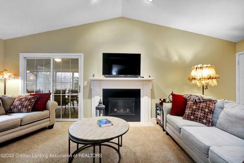 819 W Amesbury Dr, Dewitt, MI 48820 photo 7