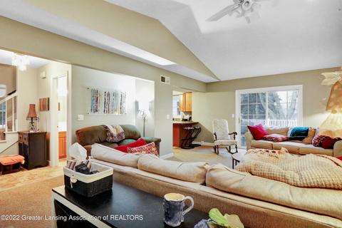 819 W Amesbury Dr, Dewitt, MI 48820 photo 6