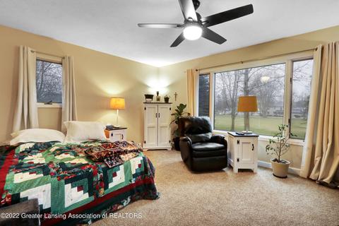 819 W Amesbury Dr, Dewitt, MI 48820 photo 15