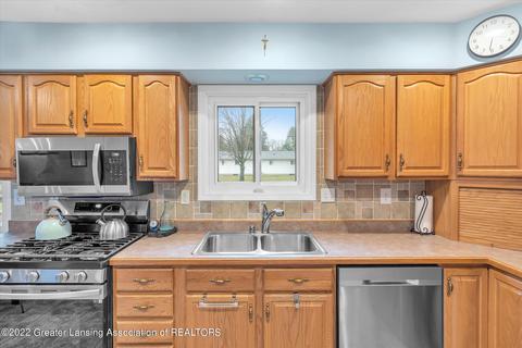 1545 E Stoll Rd, Lansing, MI 48906 photo 14