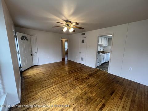 1518 Ormond St, Lansing, MI 48906 photo 7