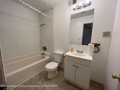 1518 Ormond St, Lansing, MI 48906 photo 19