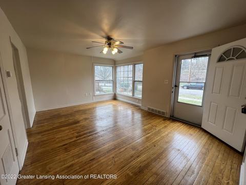 1518 Ormond St, Lansing, MI 48906 photo 6