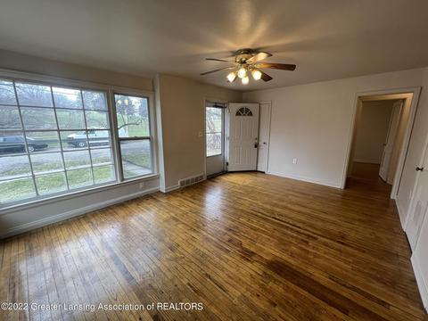 1518 Ormond St, Lansing, MI 48906 photo 8