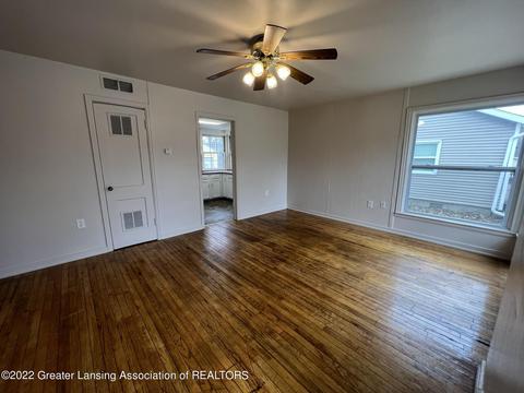 1518 Ormond St, Lansing, MI 48906 photo 4