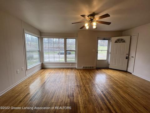 1518 Ormond St, Lansing, MI 48906 photo 9