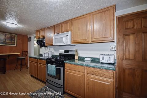 19 E Dexter Trl, Mason, MI 48854 photo 7
