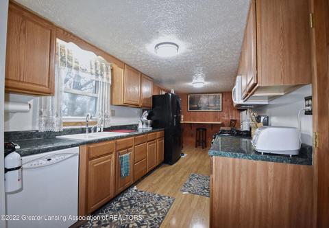 19 E Dexter Trl, Mason, MI 48854 photo 5