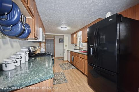 19 E Dexter Trl, Mason, MI 48854 photo 8