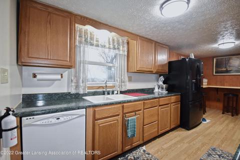 19 E Dexter Trl, Mason, MI 48854 photo 6