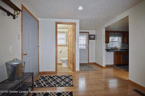 19 E Dexter Trl, Mason, MI 48854 photo 3