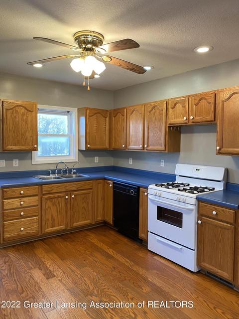 442 E Main St, Springport, MI 49284 photo 4