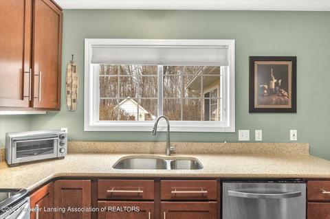 13850 G K Dr, Bath, MI 48808 photo 8